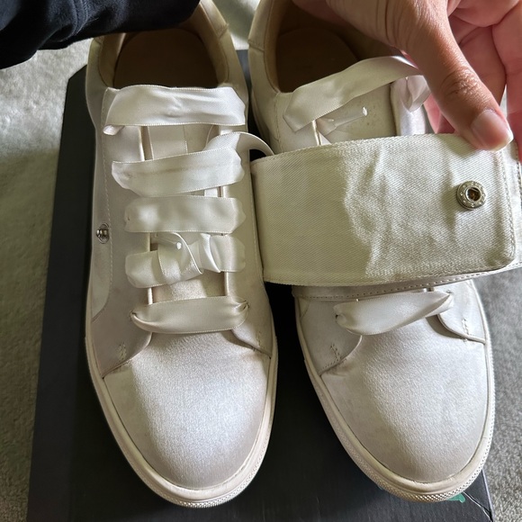 Blue by Betsey Johnson Women's SB-Liana Sneaker, Ivory Satin, 9 - Picture 4 of 9